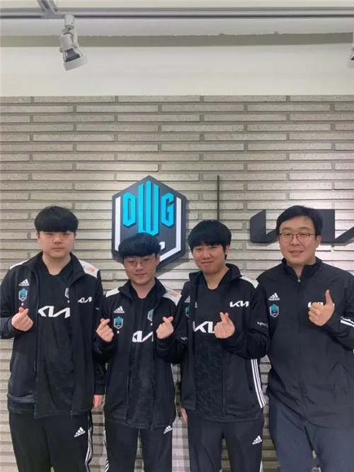 马拉多纳的 马拉多纳的